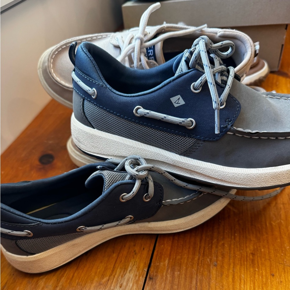 Navy sperry boat shoes